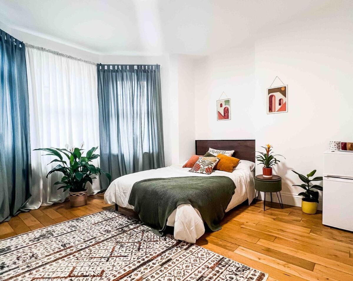 Hotel Zozy Happy Land Londra Esterno foto